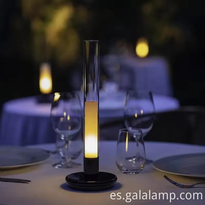 Lámpara de mesa moderna elegante con carga USB para dormitorio y bistro